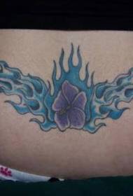 hintere blaue Flamme und lila Blumentätowierungsmuster
