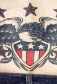 Vidukļa amerikāņu nozīmīšu zvaigznes un ērgļa tetovējums