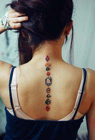 takana oleva väri kirkas merkkijono jalokivi tatuointi