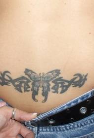 черная бабочка лоза татуировка на спине