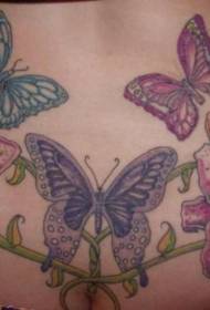 bel Modeli i tatuazhit me flutura shumëngjyrësh dhe zambaku