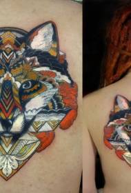 Спина загадочная расписная лиса с декоративным рисунком татуировки