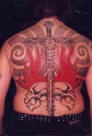galinės liepsnos ir kardų bei kaukolių tatuiruotės modelis