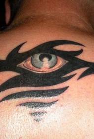 späť realistické oči a čierne tetovanie totem