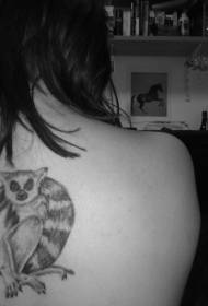 cute nga itom nga grey lemur back tattoo nga Pola
