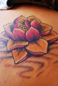 Kız geri güzel lotus boyalı dövme deseni