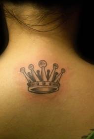 mtindo wa tattoo ya taji ndogo ya mgongo