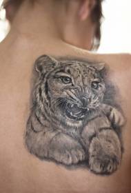 назад симпатична реална шема на тетоважи на тигар