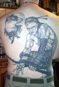 dorso tatuaggio guerriero e cane