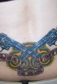 vyötärö kaksi sinistä pistoolia ja ruusu kirje tatuointi malli