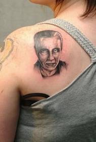 modello maschile tatuaggio stile realistico ritratto posteriore