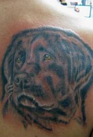 背部悲傷和聰明的狗頭像紋身圖案