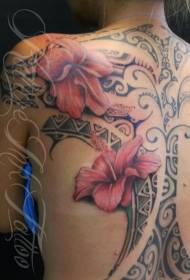 mooie rode hibiscus bloem en totem tattoo patroon op de achterkant