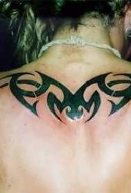 vira malantaŭa nigra triba logoo tatuaje