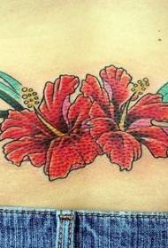 dua reka bentuk tatu bunga merah yang cantik di pinggang