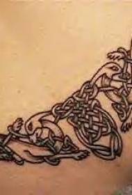 nazaj vzorec tetovaže za keltski vozel trte