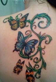 зелена лоза со шема за тетоважа на задната пеперутка