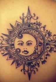tillbaka vacker sol- och månkombination tatuering mönster