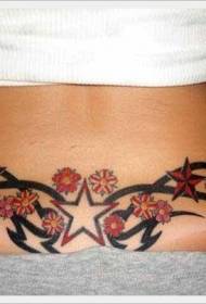 cintura stella rossa è fiori cù un mudellu tutale tatuale di totem tribale