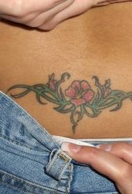 πίσω κόκκινα λουλούδια και μοτίβο τατουάζ αμπέλου