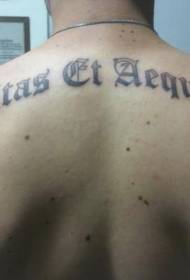 Λατινικό σχέδιο τατουάζ με μαύρο και γκρι προσωπικότητα στο πίσω μέρος