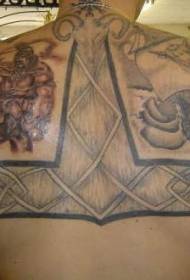артқы викинг жауынгері және балғамен татуировкасы