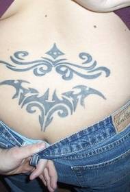 due modelli di tatuaggi totem in vita neri