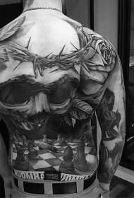 Scacchi posteriori e motivo del tatuaggio in bianco e nero