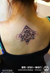 dominerende cool trekant tatoveringsmønster
