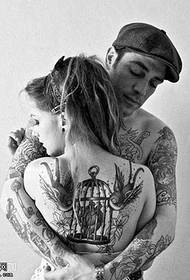 Modello di tatuaggio posteriore gabbia per uccelli