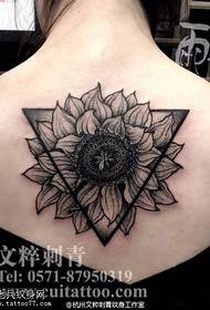 corak tatu bunga matahari segitiga belakang