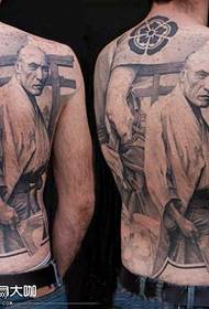 tillbaka munk tatuering mönster