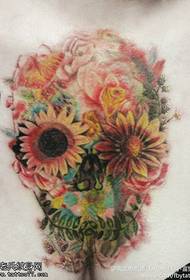 chryzantema piękny wzór tatuażu czaszki
