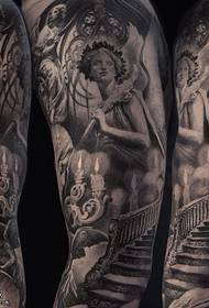 Jezus tattoo patroon op de schouder