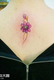 Hátsó por virág tetoválás minta