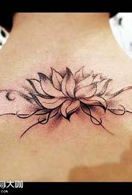 corak tatu lotus belakang