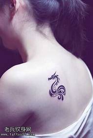 Modello tatuaggio totem drago personalità posteriore