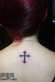 Atgal juodo kryžiaus tatuiruotės modelis