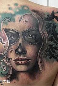 Malantaŭa Morto-Knabina Tatuado