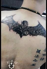 nazaj Batman tatoo vzorec