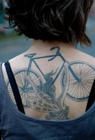 photo de tatouage elfe vélo haute levée