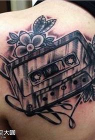 Modello di tatuaggio musicale posteriore