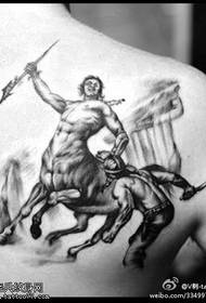 figura puternică a tatuajului de cal dominator