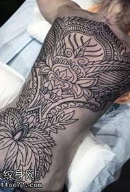 велики леђа класични узорак тетоваже од ванилије