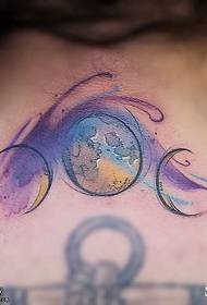 pattern di tatuaggi di globu di acquarellu in daretu