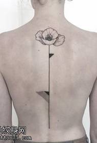 uzorak tetovaže cvijeta maka na kralježnici