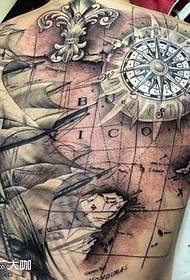 hrbtni zemljevid kompas Tattoo Pattern
