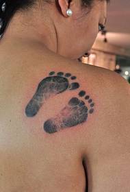tillbaka kreativ söt baby fotavtryck tatuering