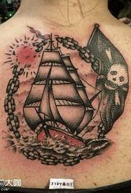 tillbaka piratfartyg tatuering mönster
