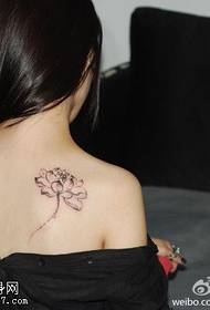 pragtige lotus-tatoeëringpatroon